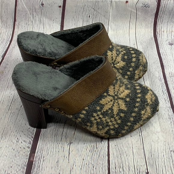 Muk Luks Brown/Gray Kameryn Brown Faux Fur Lined M - Picture 2 of 8